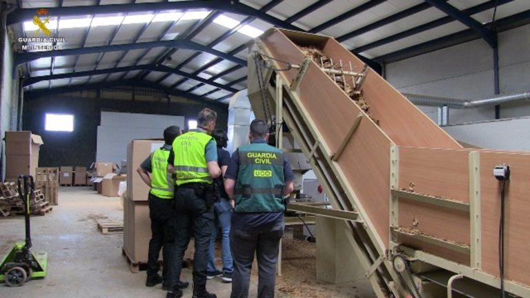 Desarticulada una organización criminal de fabricación y distribución de tabaco con extensiones en Manzanares