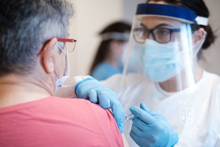 C-LM empieza este lunes a administrar la tercera dosis de la vacuna a mayores de 80 años