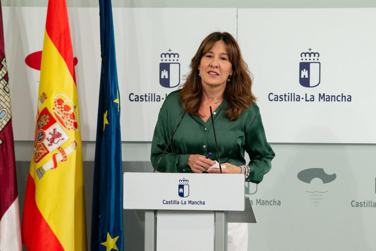 Castilla-La Mancha atribuye la gran reducción de casos y hospitalizaciones Covid al éxito de la vacunación, que llega ya al 75 por ciento de la población