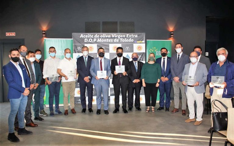 La Fundación Dieta Mediterránea, presidida por Castilla-La Mancha, premio ‘Cornicabra de Oro’ de la DO Montes de Toledo por su apoyo al aceite de oliva
