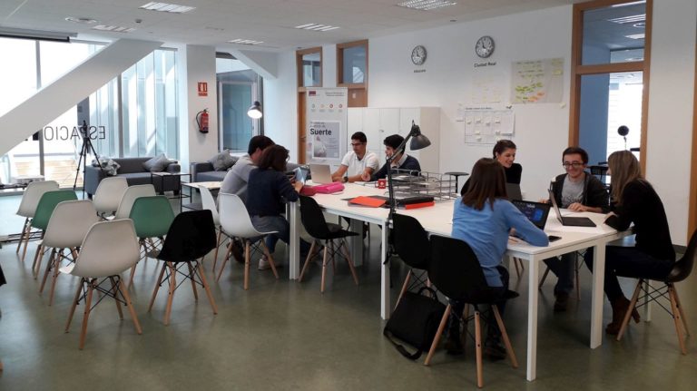 <strong>Abierto el plazo de solicitud de ayudas para estudiantes en situaciones especiales matriculados en grado en la UCLM</strong>