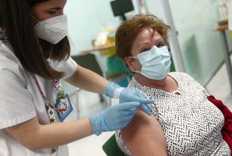 Castilla-La Mancha abrirá el próximo lunes 23 de enero los centros de vacunación sin cita previa para vacunación de covid y gripe