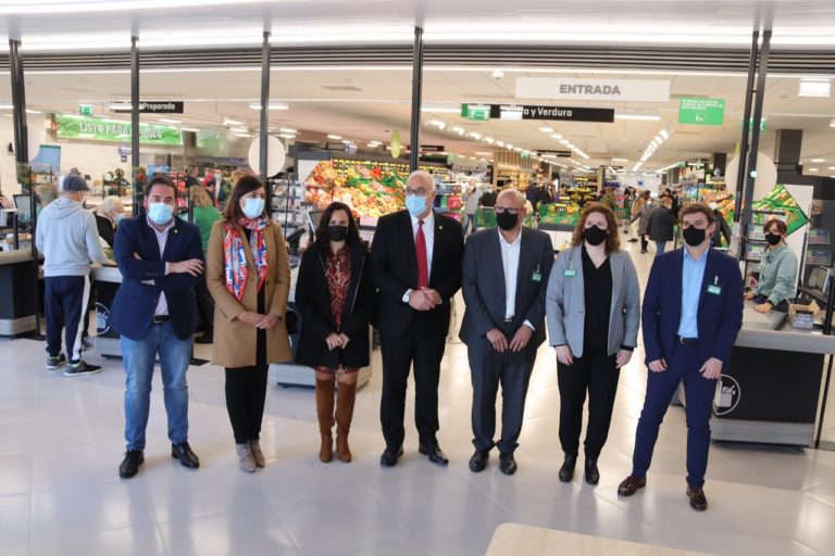 Mercadona inaugura su nuevo modelo de tienda eficiente en Manzanares tras una inversión de 6 millones de euros