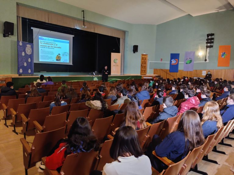 La Policía Nacional de Ciudad Real celebra el Día contra el Acoso Escolar impartiendo unas charlas a los alumnos del Colegio San José