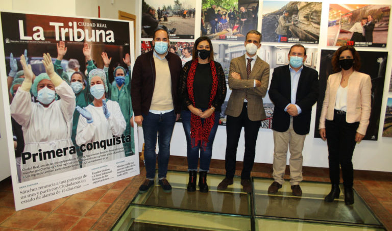 Una exposición de La Tribuna recorre treinta años de historia de Puertollano en imágenes