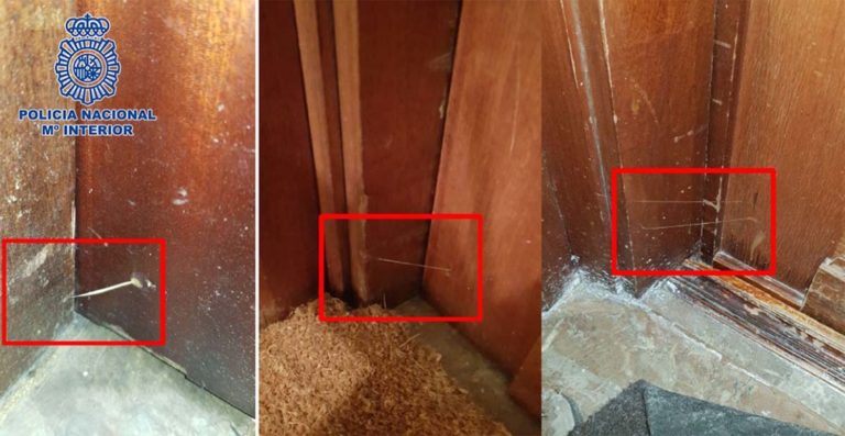 La policía advierte del riesgo que corren las viviendas con «hilos de pegamento» en las puertas