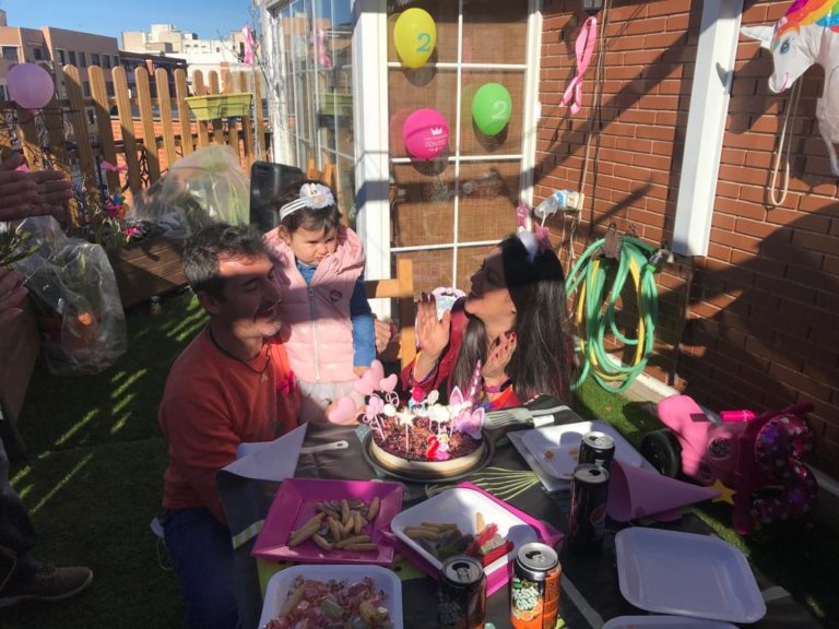 Puertollano: El emotivo cumpleaños de Carmen, la niña que solo ha vivido en pandemia
