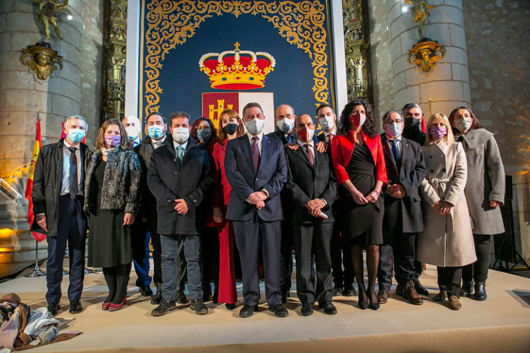 Page presume de Estatuto de Castilla-La Mancha en su 40 aniversario y avisa a los independentistas: «Somos muchos agarrando la cuerda»