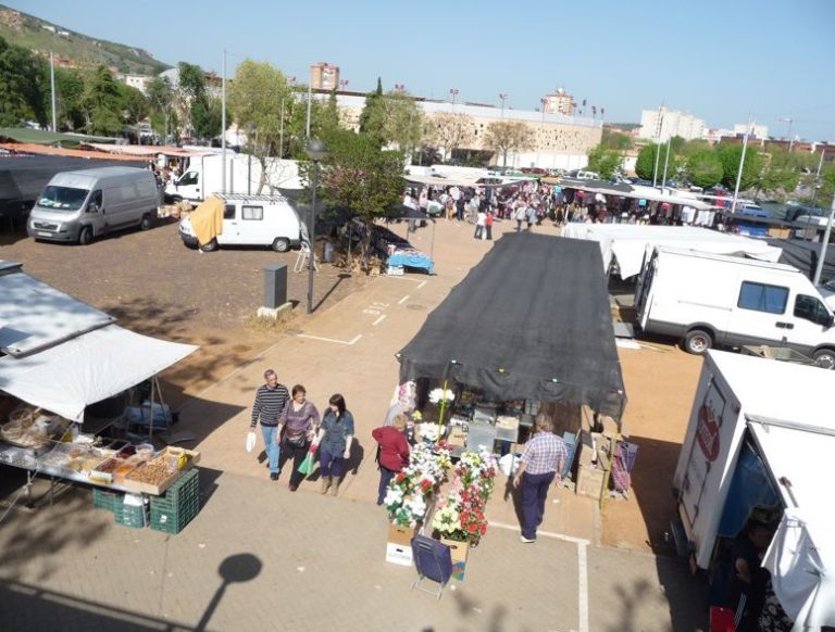 Puertollano: Multados por orinar en pleno Paseo y vender sin autorización en el mercadillo