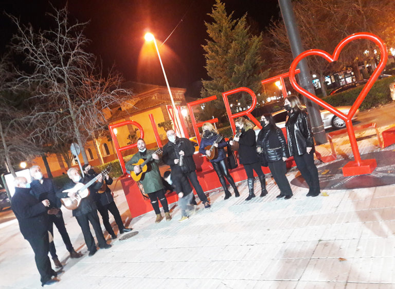 «Nacido de la Tierra» lleva la música tradicional navideña a las calles de Puertollano