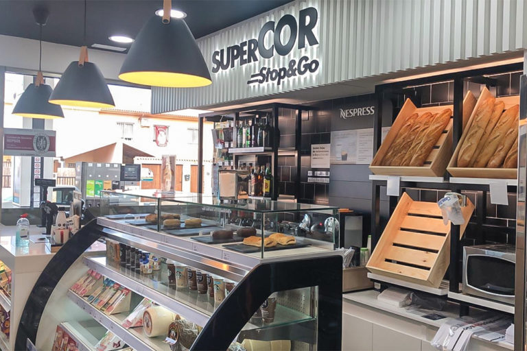 El Corte Inglés y Repsol abren en Almodóvar del Campo una tienda Supercor