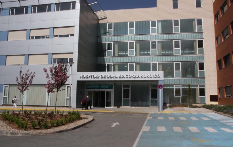 Estable en el hospital y con custodia policial el hombre involucrado en una pelea con su pareja en Alcázar de San Juan