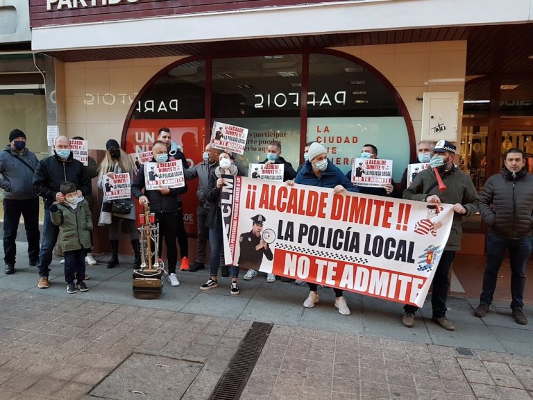 Puertollano: La aparición de casos COVID en la plantilla de la Policía Local condiciona la segunda protesta en demanda de la RPT
