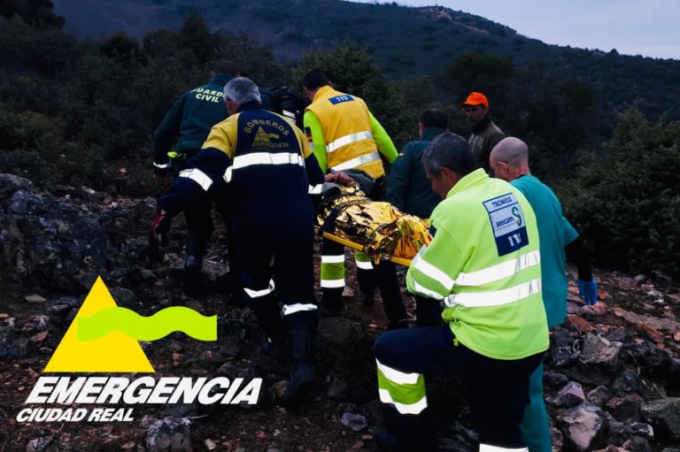 Rescatado el trabajador de una montería en una zona de difícil acceso en Fuencaliente