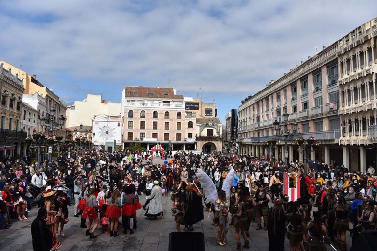 La Asociación de Dulcineas y Damas de Ciudad Real se alza con el primer premio del Concurso de Murgas y Comparsas