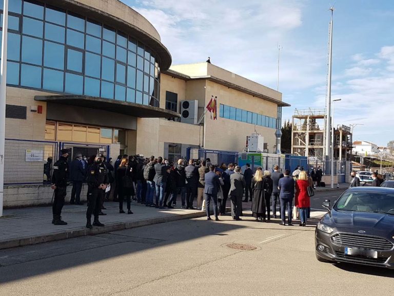 Impactante despliegue de seguridad en Puertollano para recibir a Pedro Sánchez, que llegó a bordo del Súper Puma