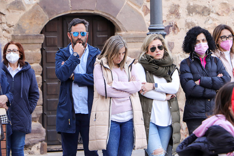 Alfredo y Noelia esperan en Almodóvar del Campo a una familia ucraniana que ha conseguido llegar a Polonia