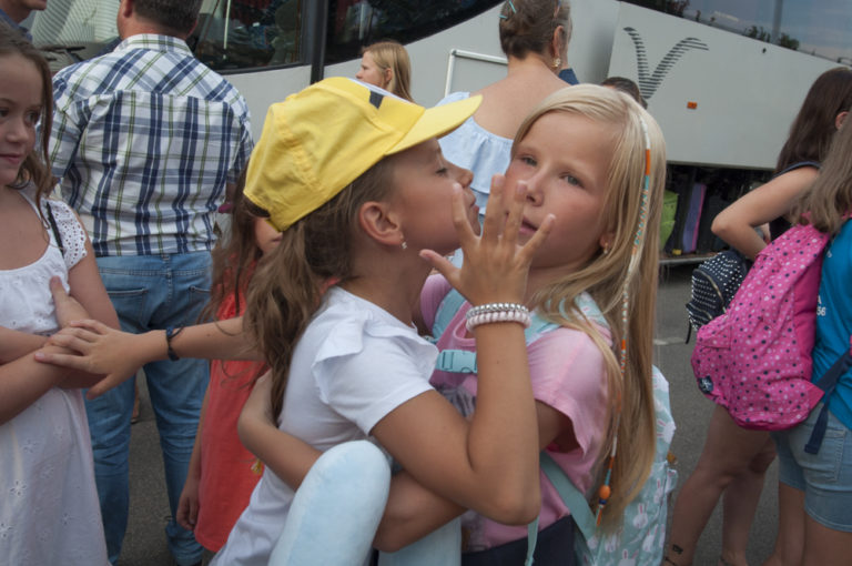 CREAN fleta un autobús para llevar a Ucrania productos de primera necesidad y traer a Ciudad Real a familias refugiadas