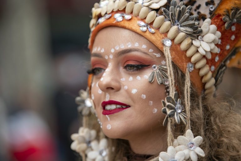 Más de 3.700 personas participarán en el desfile del Domingo de Piñata de Ciudad Real, que promete ser de récord