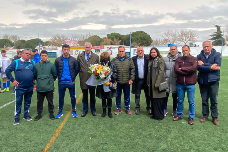 Almodóvar del Campo: El campo de fútbol municipal perpetúa la memoria de Marcelino Sendarrubias Moreno