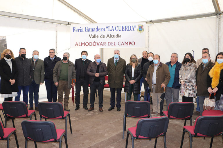 Almodóvar del Campo descubre su escaparate agropecuario, artesano y  alimentario