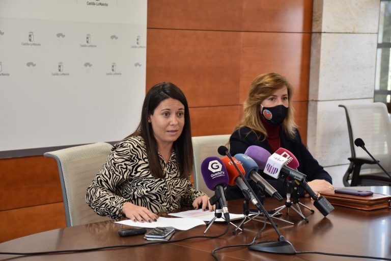 El Gobierno regional refuerza la incorporación de nuevas familias al Programa de Acogimiento Familiar de Menores