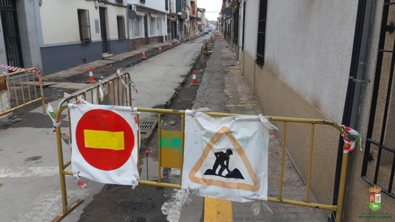La falta de suministros obliga a paralizar las obras de varias calles de Bolaños de Calatrava