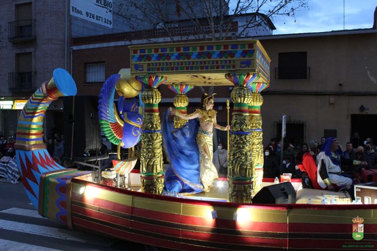 Los “Dioses del Nilo”, de la de la Asociación Cultural “El Burleta” vencedores en la modalidad carrozas del desfile de Bolaños de Calatrava