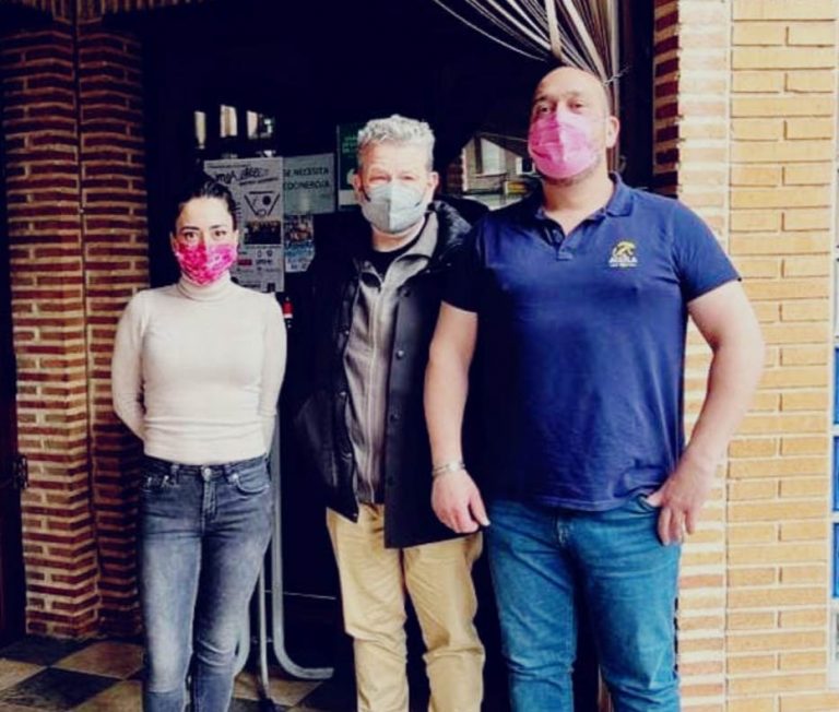 Puertollano: Chicote se aprieta una ensalada en el castizo bar ‘El Bomba’