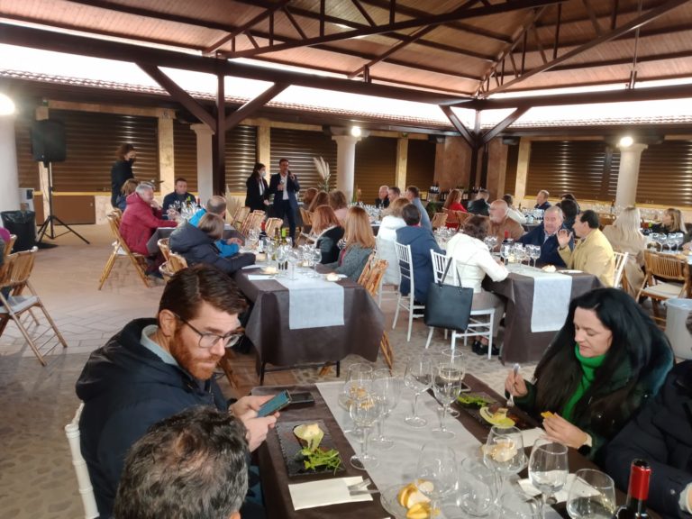 La Cooperativa Santiago Apóstol presenta sus nuevos vinos «Señorío de Moral»