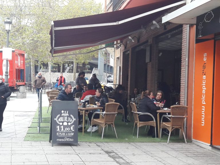 La oposición tumba la modificación de ordenanza de terrazas de Puertollano: «Amnistiaba a los hosteleros incumplidores»