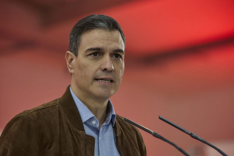 Sánchez se echará a la calle hasta final de año con 30 actos para comunicar la labor del Gobierno