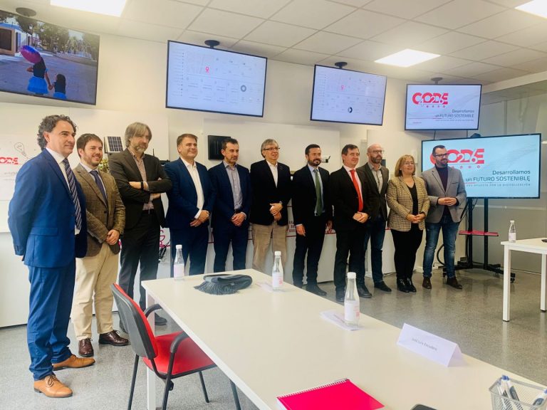 El consejero de Desarrollo Sostenible, José Luis Escudero, respalda a Comunitelia en la inauguración de las nuevas instalaciones de 426 CODE