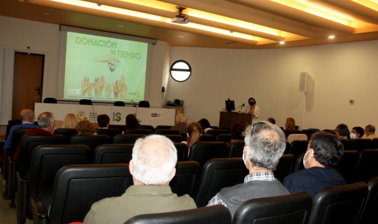 El Hospital Mancha Centro comienza la implantación del programa ‘Donación de tiempo’ para garantizar acompañamiento a pacientes en riesgo de soledad