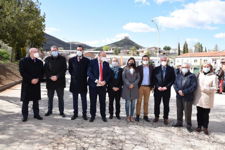 El Gobierno de Castilla-La Mancha garantizará el acceso a internet de las familias vulnerables a través del Bono Social de Conectividad