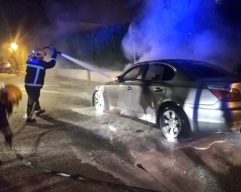 Arde un vehículo en Puertollano