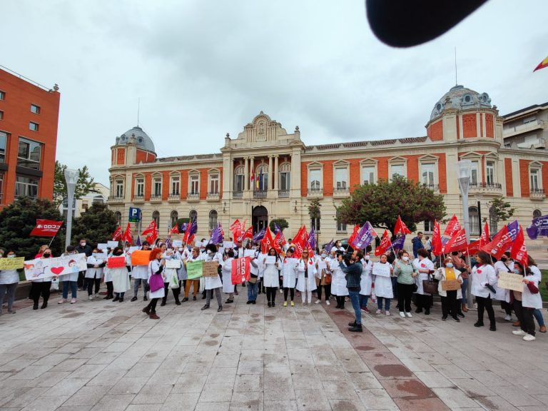 Trabajadoras de Ayuda a Domicilio reclaman un convenio “digno” frente a la Diputación
