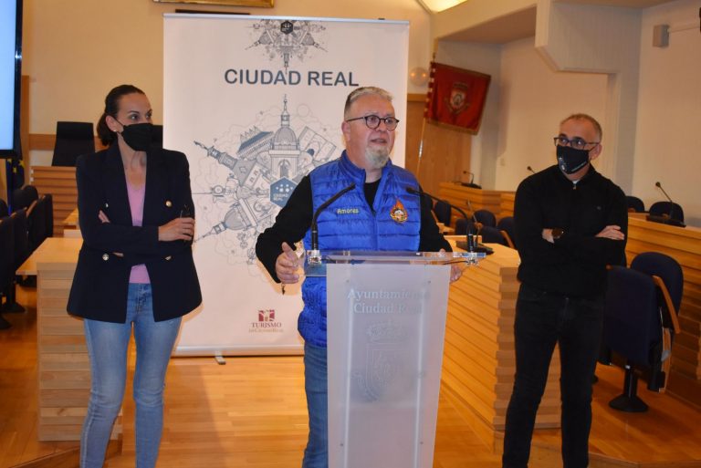 La ‘Cremá’ de un Quijote de ocho metros y una auténtica mascletá, platos fuertes de la celebración de las fallas valencianas en Ciudad Real