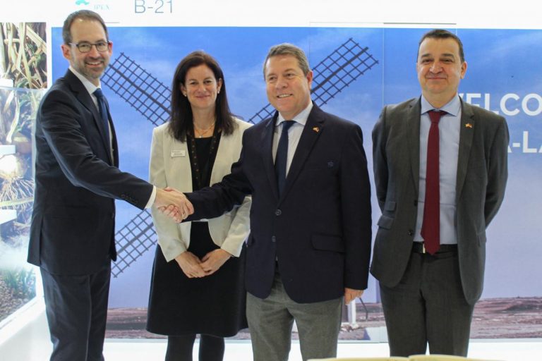 El Gobierno regional defiende en Berlín el uso sostenible del agua que hace el sector agroalimentario en Castilla-La Mancha