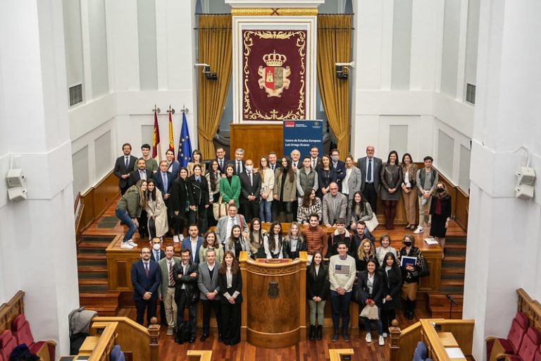 García-Page valora que el Estado de las Autonomías haya “acercado la democracia a la gente” gracias a la “legitimidad” de la Constitución del 78
