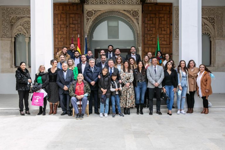 García-Page anuncia un “planteamiento estratégico” para el pueblo gitano con 22 líneas de actuación y dotado con 1,1 millones de euros