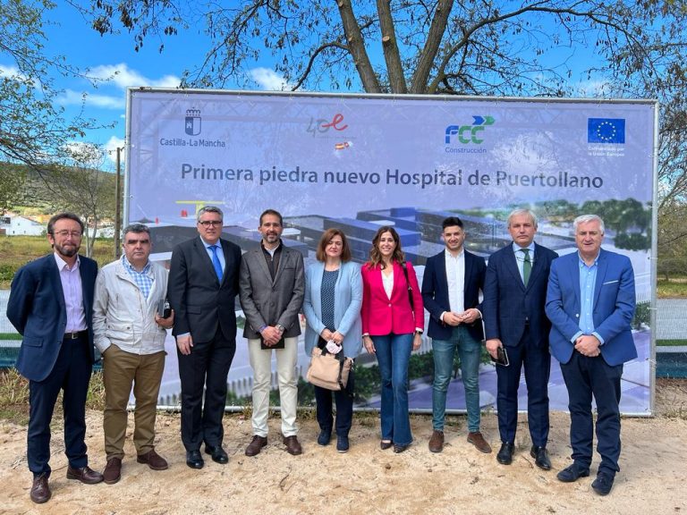 El «circo» de la primera piedra del hospital de Puertollano, según el PP