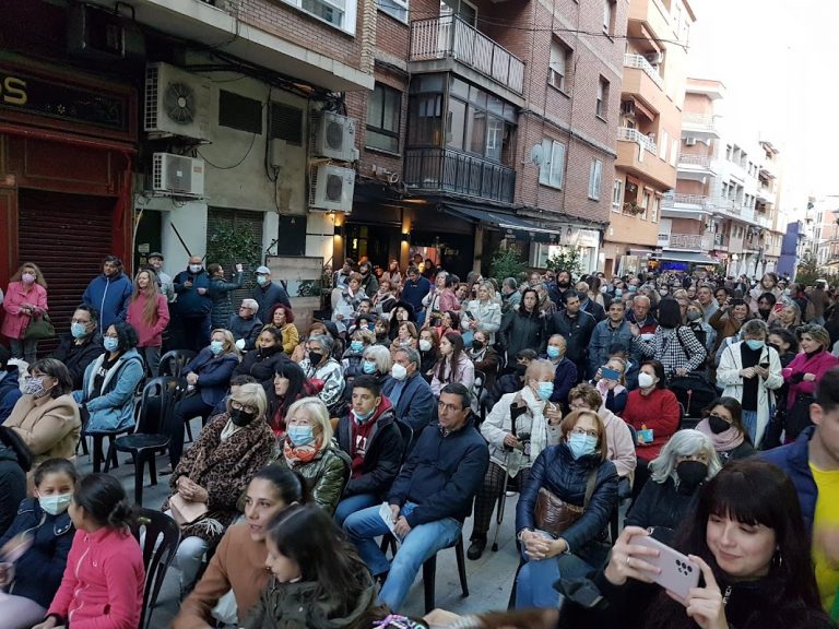 Renovación estética en el corazón de Puertollano, con espacios «salón», nuevo mobiliario, entoldado y más iluminación