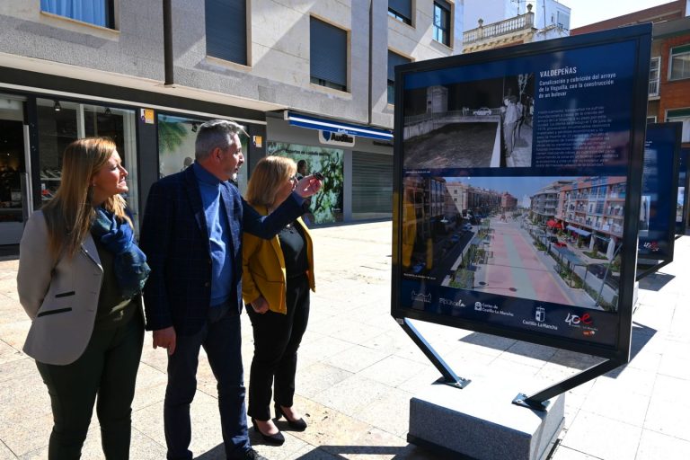 Valdepeñas muestra los hitos de la región en la exposición ‘40 años del Estatuto de Autonomía de Castilla-La Mancha’