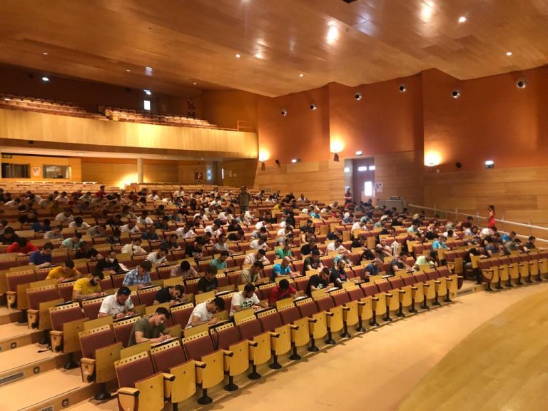 Un total de 255 personas afrontan el examen teórico para cubrir 26 plazas de bombero en Ciudad Real