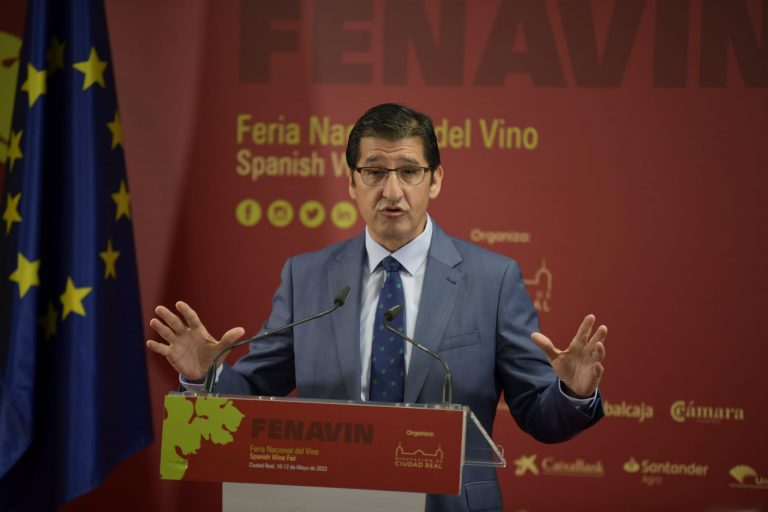 Caballero anuncia que la ampliación del pabellón ferial de Ciudad Real arrancará la próxima semana para sumar 9.800 metros a Fenavin