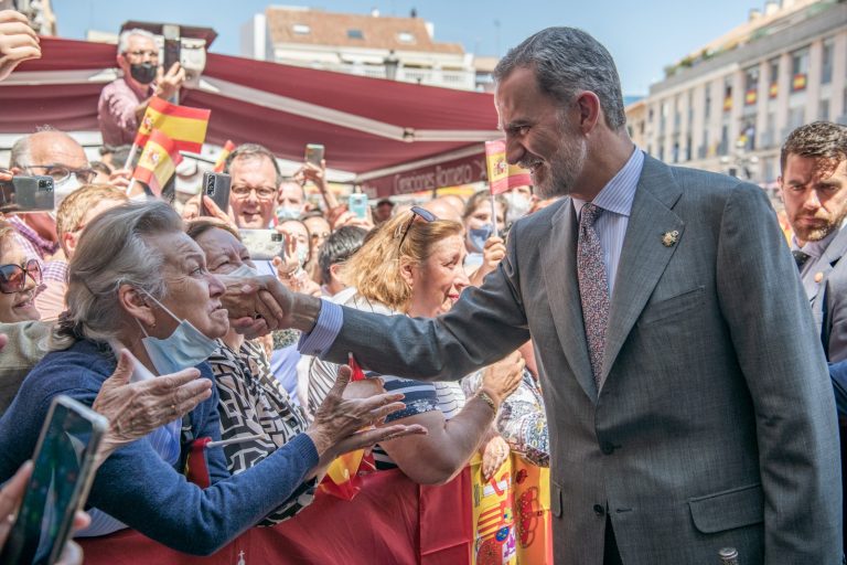 Fervor popular en el recibimiento al Rey Felipe VI en el corazón de Ciudad Real