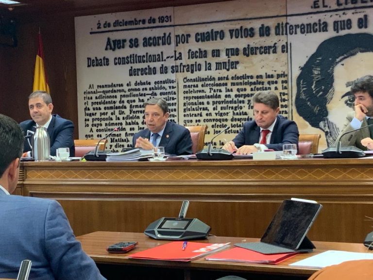 Bolaños: “Junto a agricultores y ganaderos, hay un Gobierno en España, con mecanismos para que el sector no sufra las consecuencias de la crisis”
