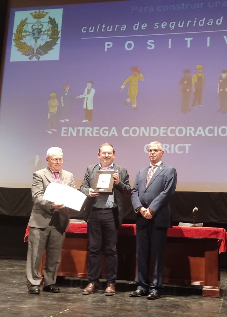 Adolfo Muñiz acompaña a Arquicma en la entrega de sus premios anuales a instituciones y personalidades