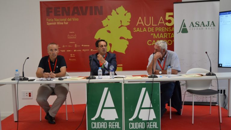 ASAJA celebró su sectorial Vitivinícola en FENAVIN para analizar la marcha de la campaña